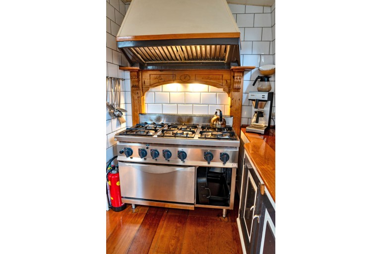 Two-masted Charter Clipper for 28 night guests