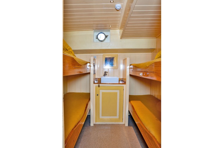 Two-masted Charter Clipper for 28 night guests