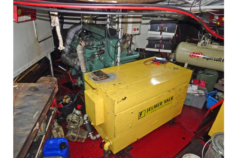 Two-masted Charter Clipper for 28 night guests