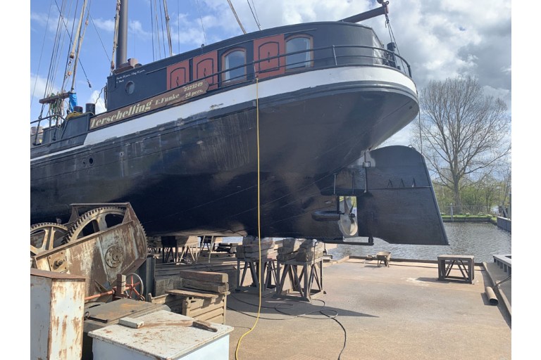 Two-masted Charter Clipper for 28 night guests