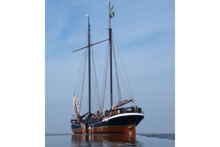Two-masted Charter Clipper for 28 night guests