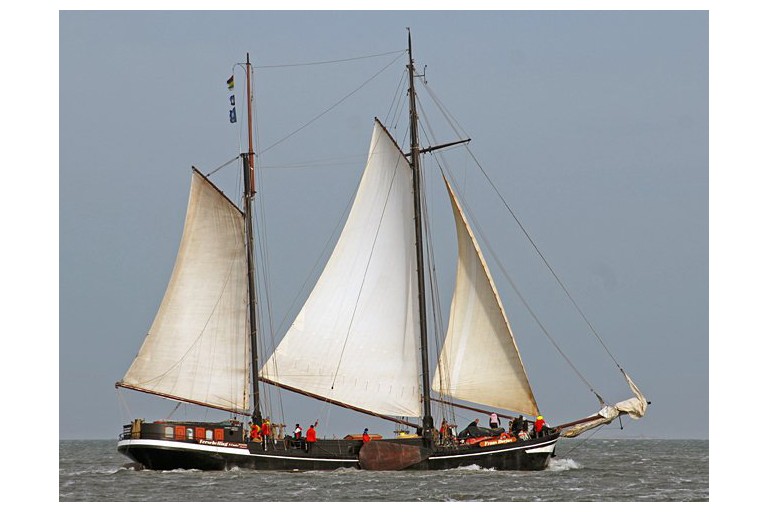 Two-masted Charter Clipper for 28 night guests