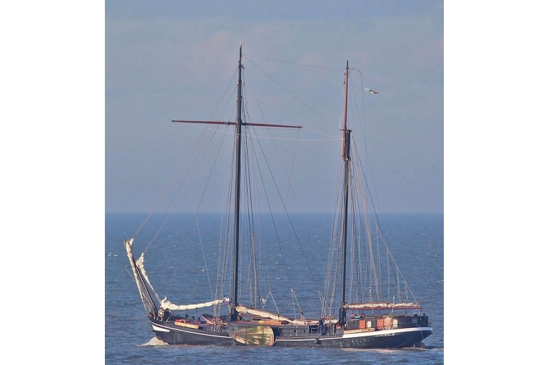 Two-masted Charter Clipper for 28 night guests