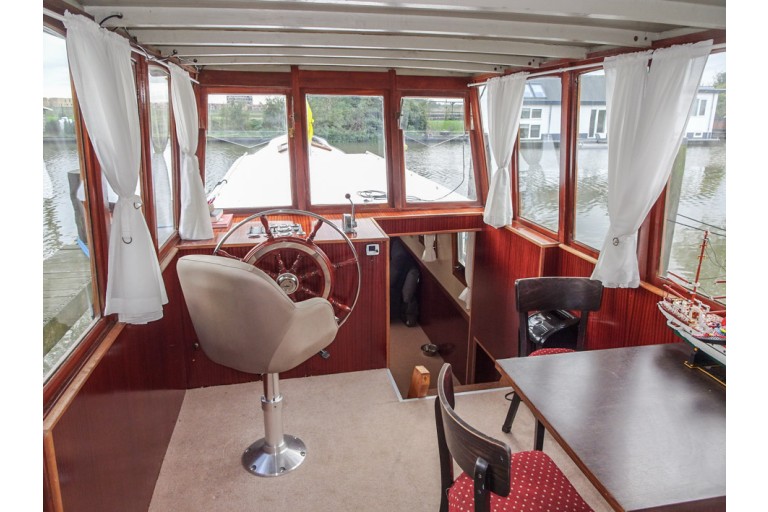 Dutch Barge 19.10
