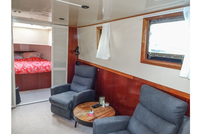Dutch Barge 19.10