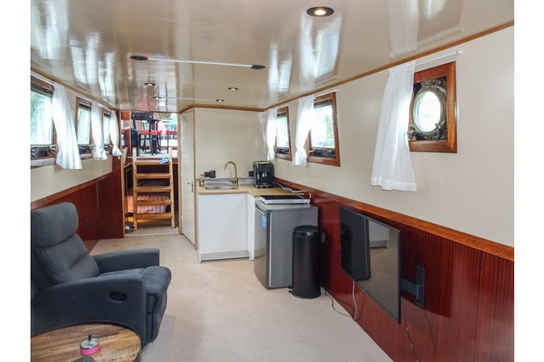 Dutch Barge 19.10