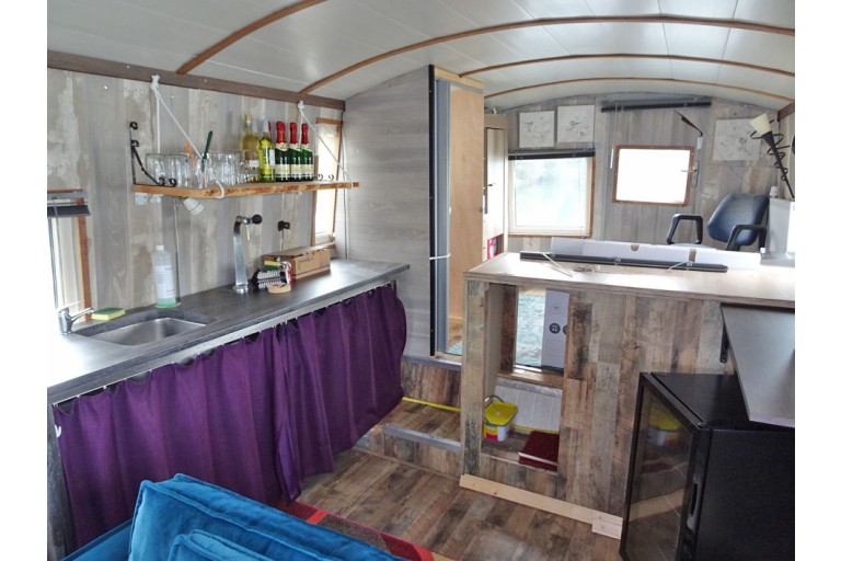 Live Aboard Barge 19.40