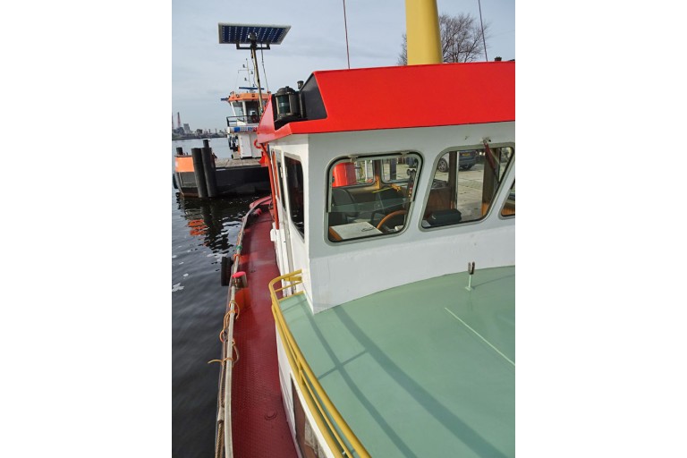 Schlepper / Schubboot 16.84 mit ES-TRIN