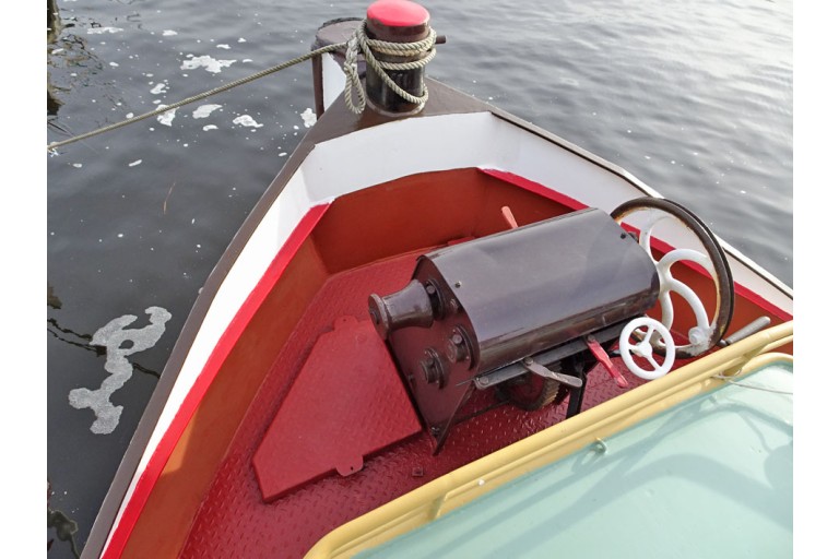 Schlepper / Schubboot 16.84 mit ES-TRIN