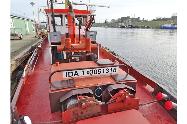 Schlepper / Schubboot 16.84 mit ES-TRIN
