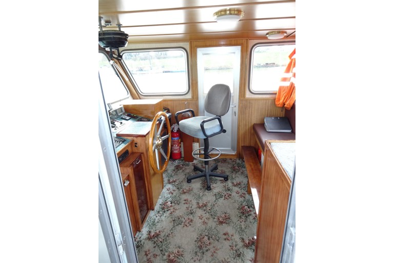 Schlepper / Schubboot 16.84 mit ES-TRIN