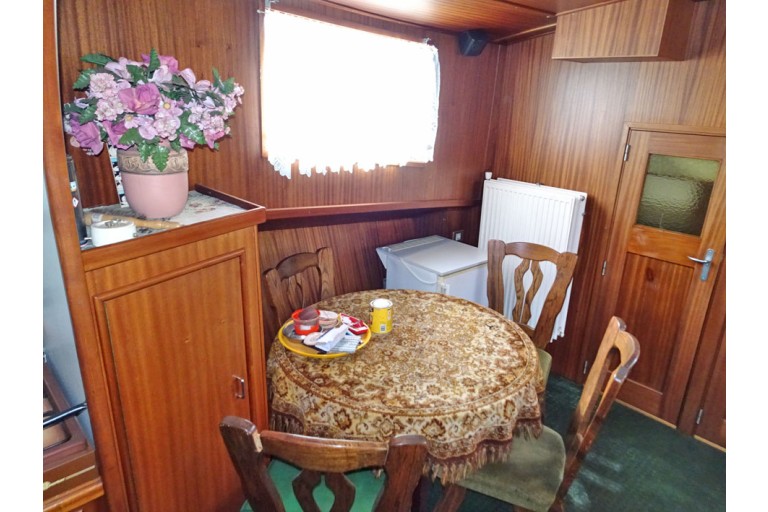 Schlepper / Schubboot 16.84 mit ES-TRIN