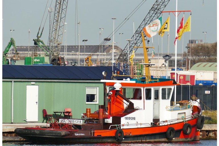 Schlepper / Schubboot 16.84 mit ES-TRIN