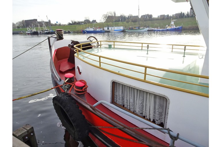 Schlepper / Schubboot 16.84 mit ES-TRIN