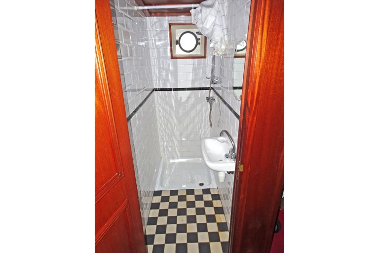 Dreimast-Charterklipper 24 Nächte oder 75 Tage Gäste