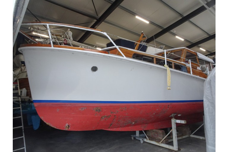 Yacht à Moteur Classique 10.25 CA