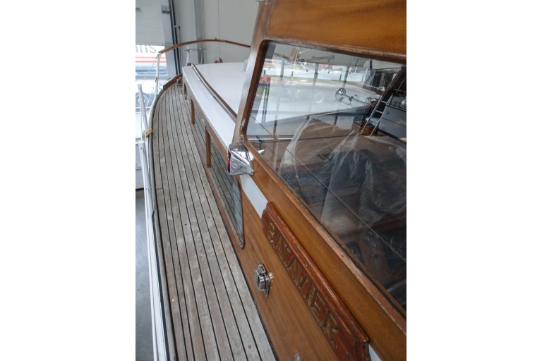Yacht à Moteur Classique 10.25 CA