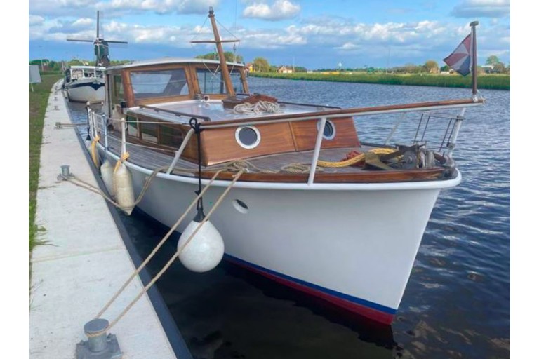 Yacht à Moteur Classique 10.25 CA