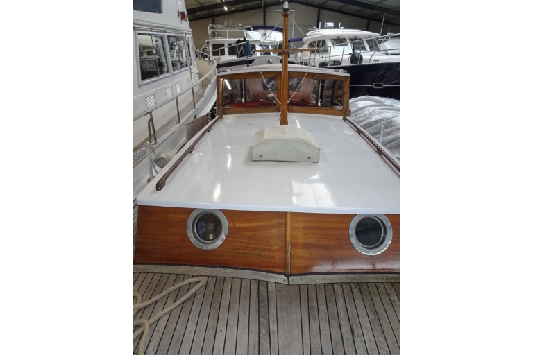 Yacht à Moteur Classique 10.25 CA