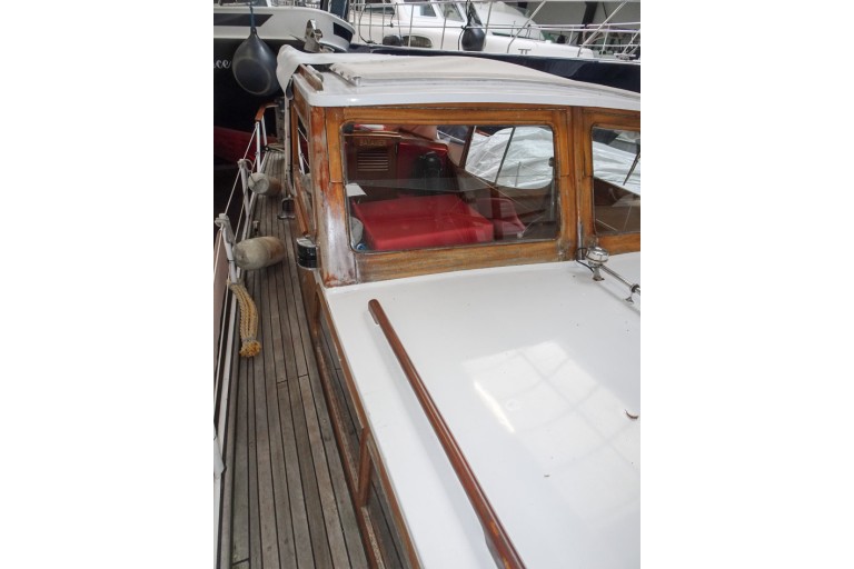 Yacht à Moteur Classique 10.25 CA