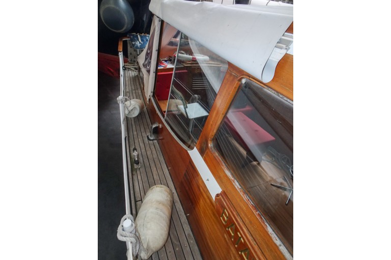 Yacht à Moteur Classique 10.25 CA