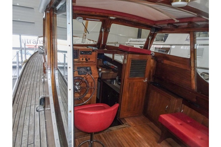 Yacht à Moteur Classique 10.25 CA