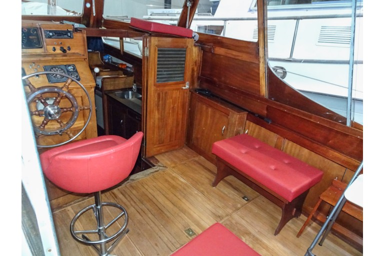Yacht à Moteur Classique 10.25 CA