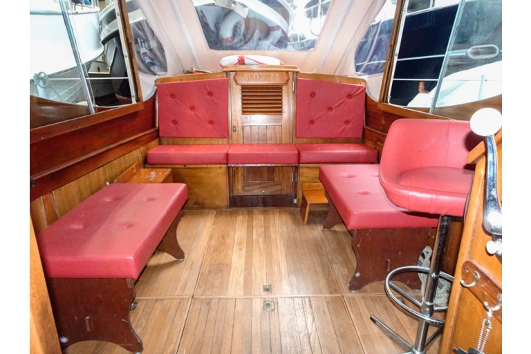 Yacht à Moteur Classique 10.25 CA