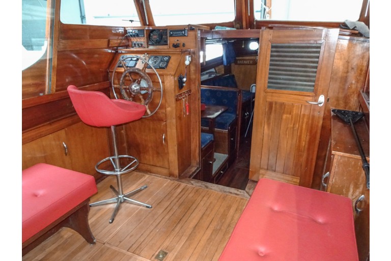 Yacht à Moteur Classique 10.25 CA