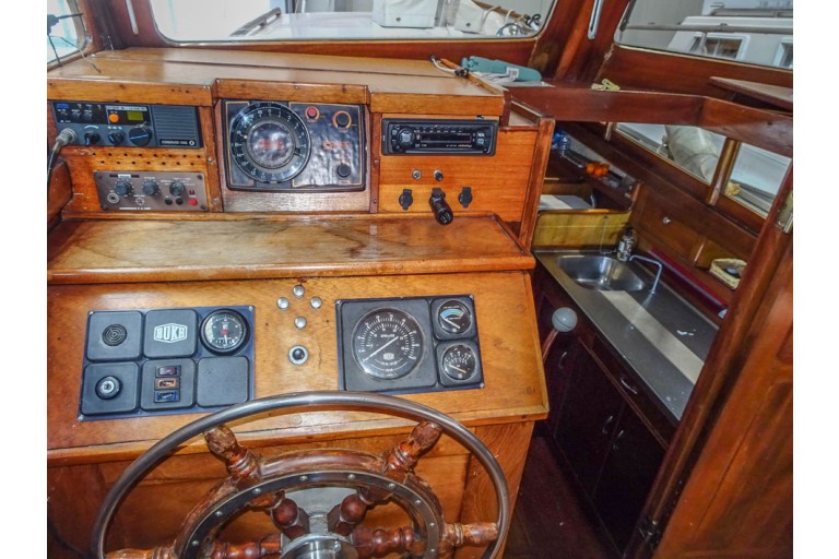 Yacht à Moteur Classique 10.25 CA