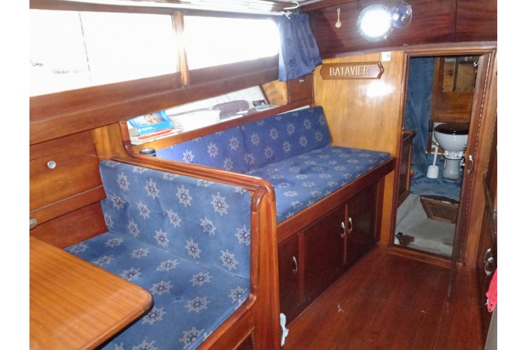 Yacht à Moteur Classique 10.25 CA