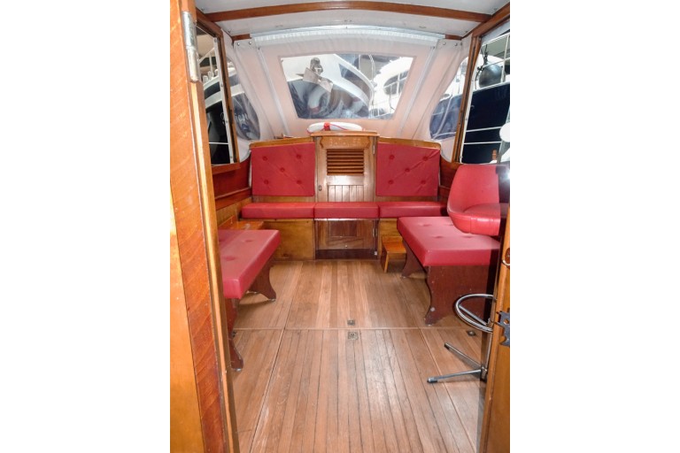 Yacht à Moteur Classique 10.25 CA