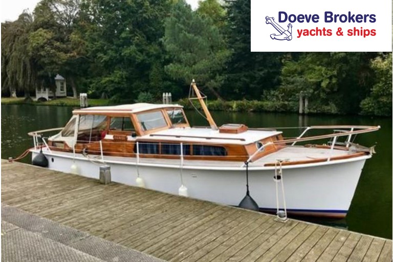 Classic Motor Yacht 10.25 AC