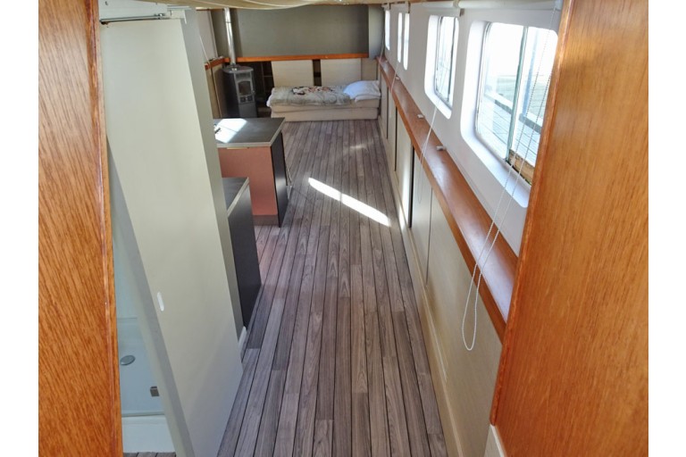 Fahrendes Wohnschiff 19.81