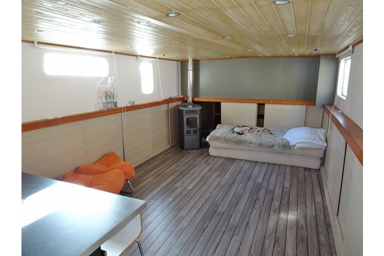 Fahrendes Wohnschiff 19.81