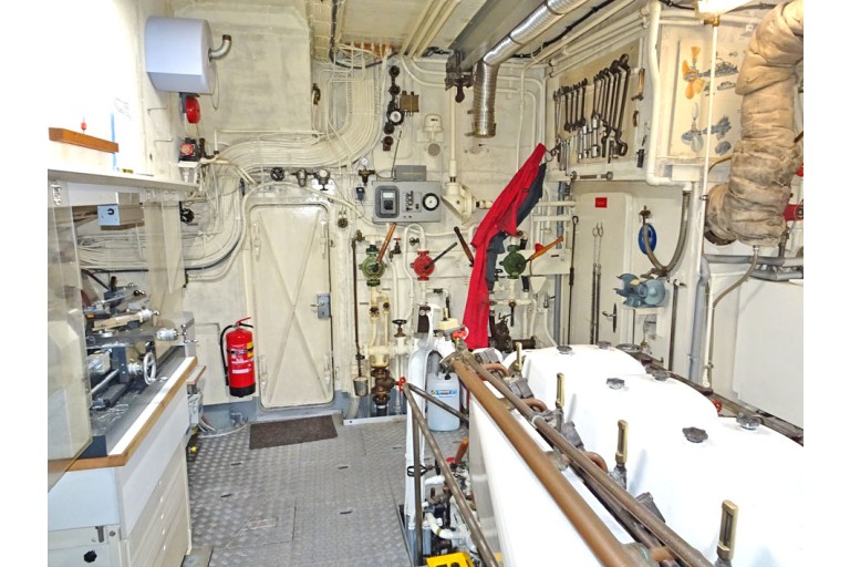 Lürssen ex German Customs boat 28.71, ES-TRIN certified