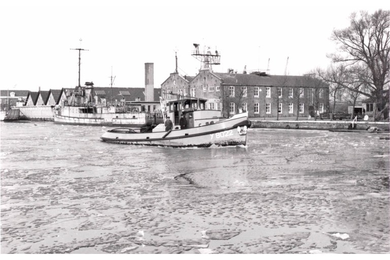 Tugboat Figore with ES-TRIN