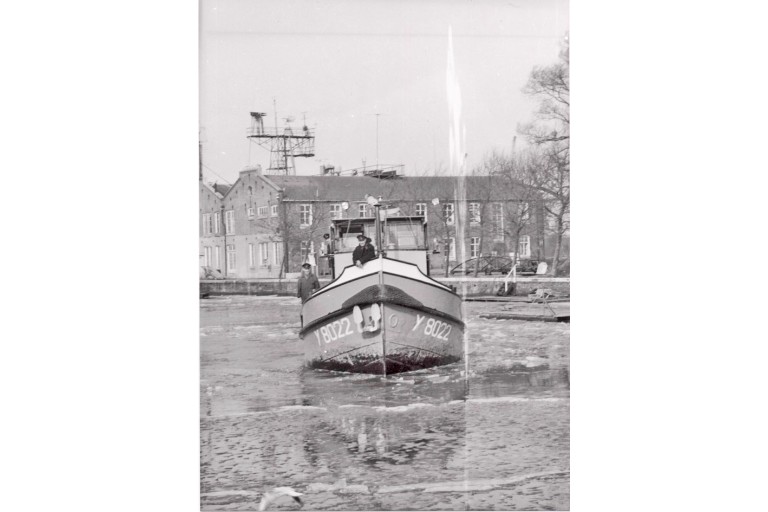 Tugboat Figore with ES-TRIN