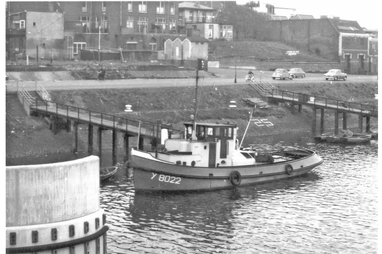 Tugboat Figore with ES-TRIN