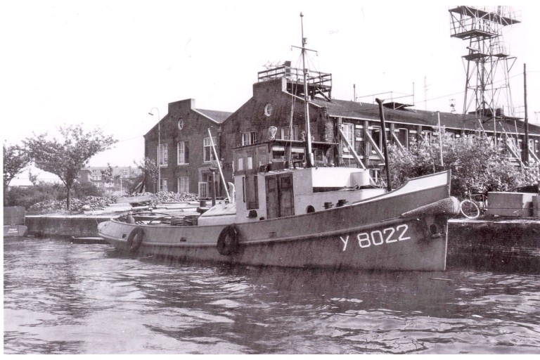 Tugboat Figore with ES-TRIN