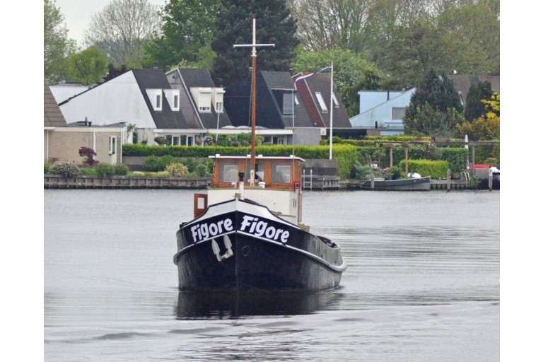 Tugboat Figore with ES-TRIN