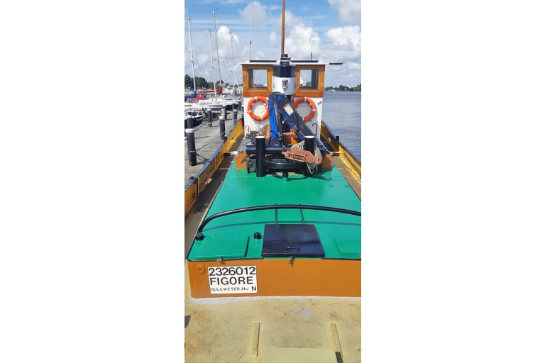 Tugboat Figore with ES-TRIN