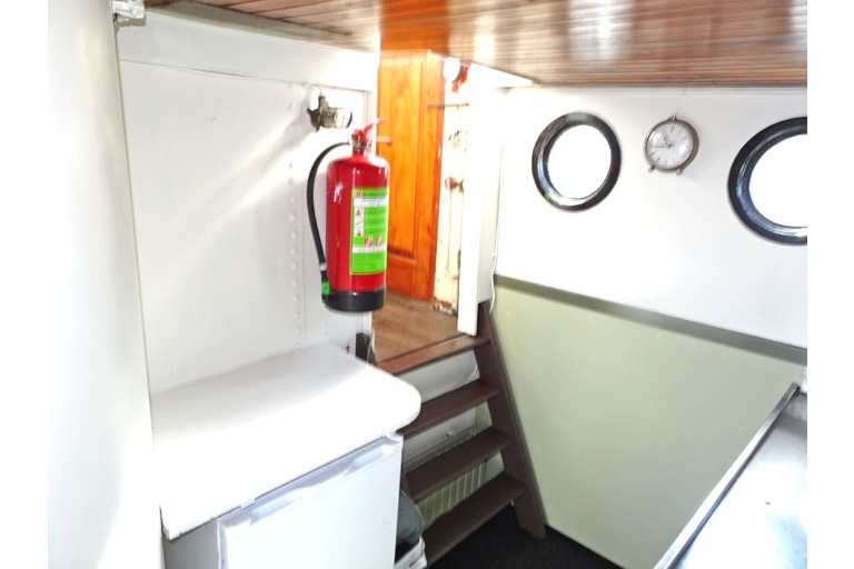 Tugboat Figore with ES-TRIN