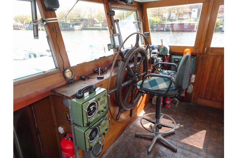 Dutch Barge 25.99 with TRIWV