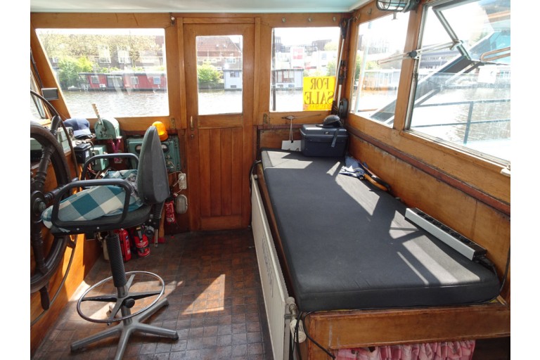 Dutch Barge 25.99 with TRIWV
