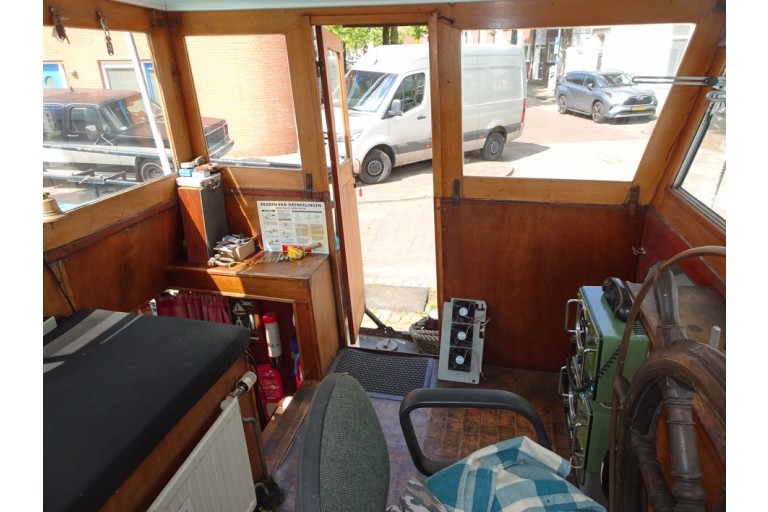 Dutch Barge 25.99 with TRIWV