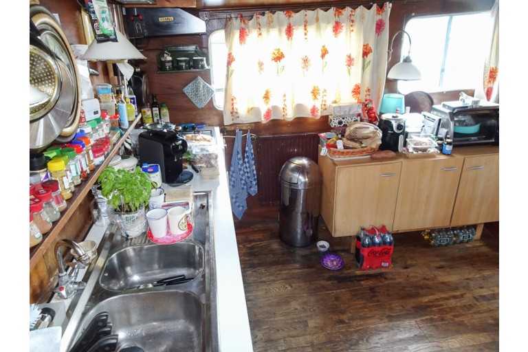 Dutch Barge 25.99 with TRIWV