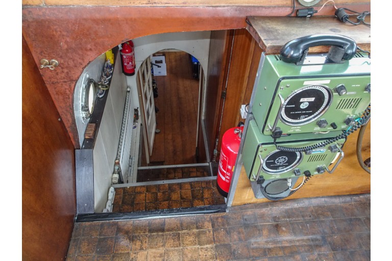Dutch Barge 25.99 with TRIWV