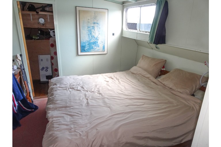 Dutch Barge 25.99 with TRIWV