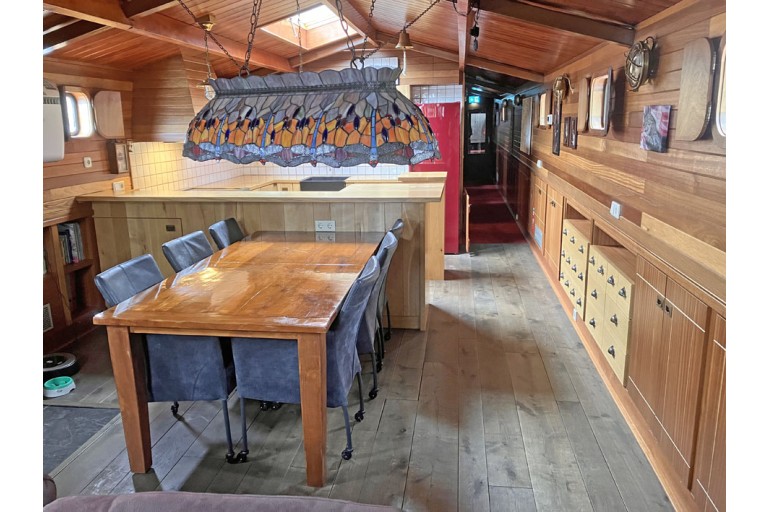 Spits B&B Varend Woonschip 39.09 met CvO